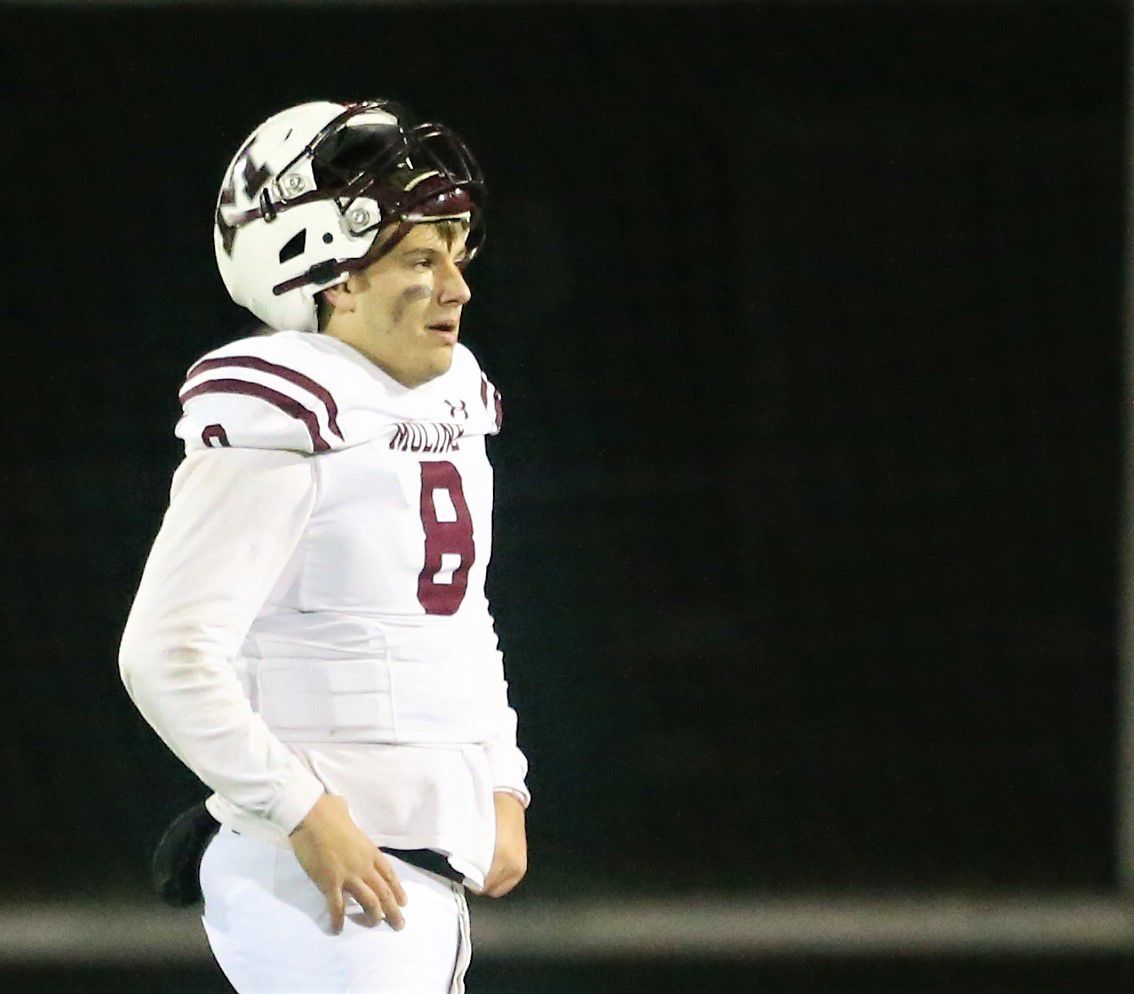 110521-qc-spt-moline fball8.jpg